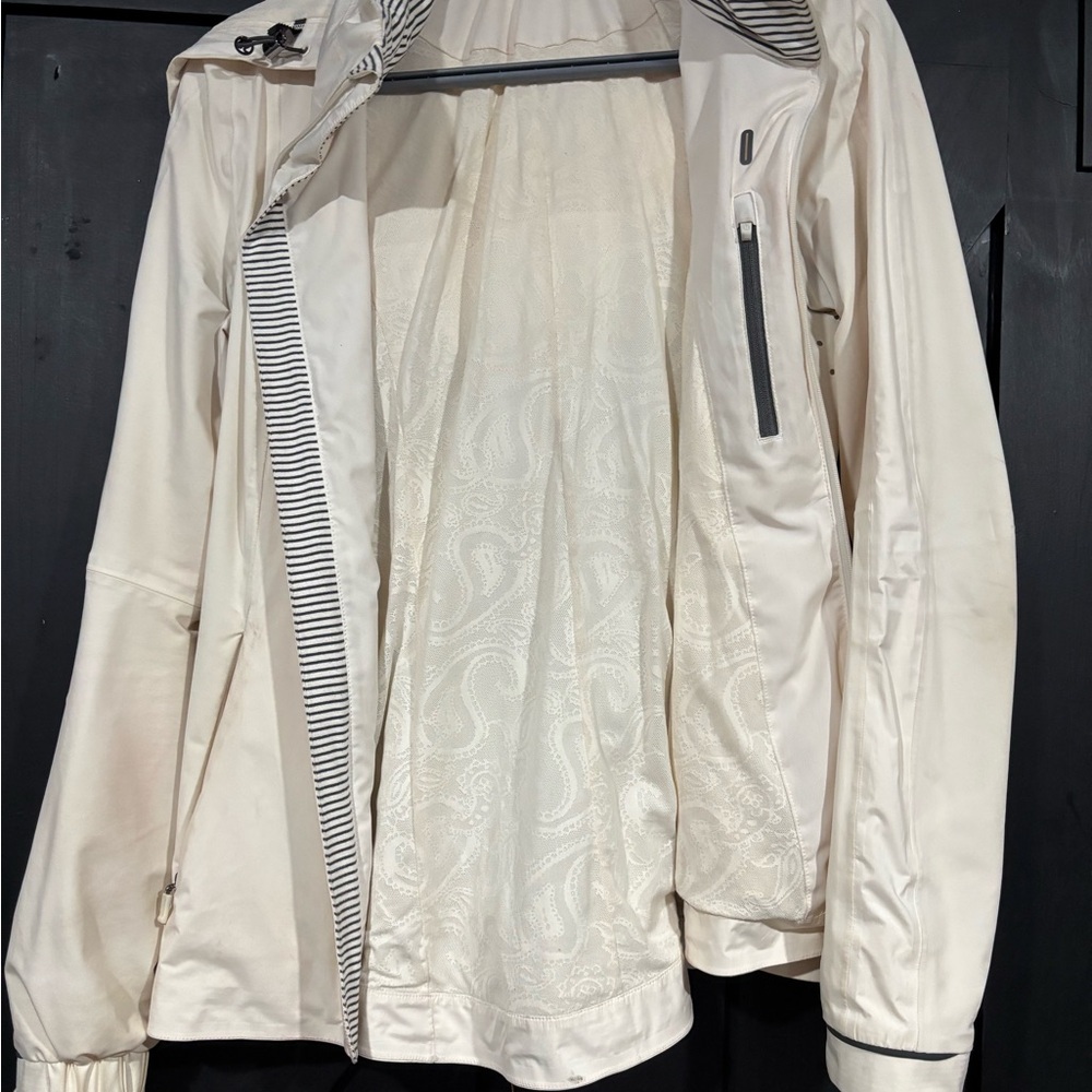 Womenβs Lululemon Cream Jacket